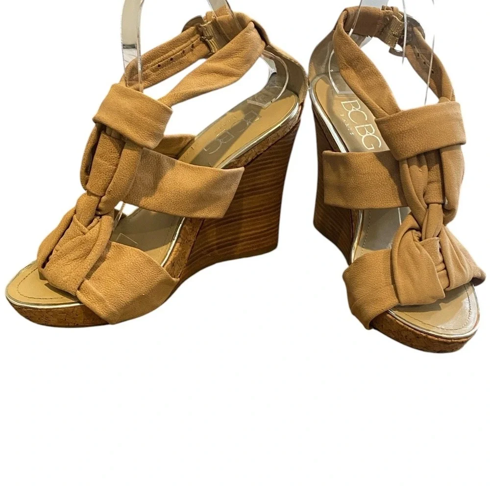 BCBG Paris Knotted Wedge Leather Sandals Cork/Wood Platform Sz 9.5 Beige #332L